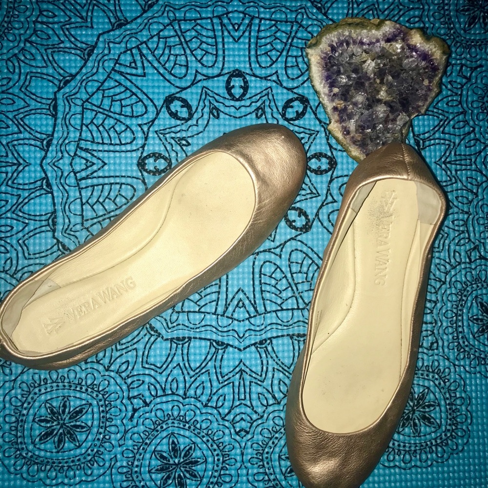 🦋 Vera Wang flats 🥿